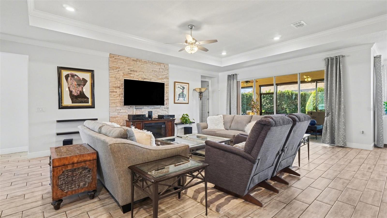 Image 5 of 26 For 8572 94th Circle