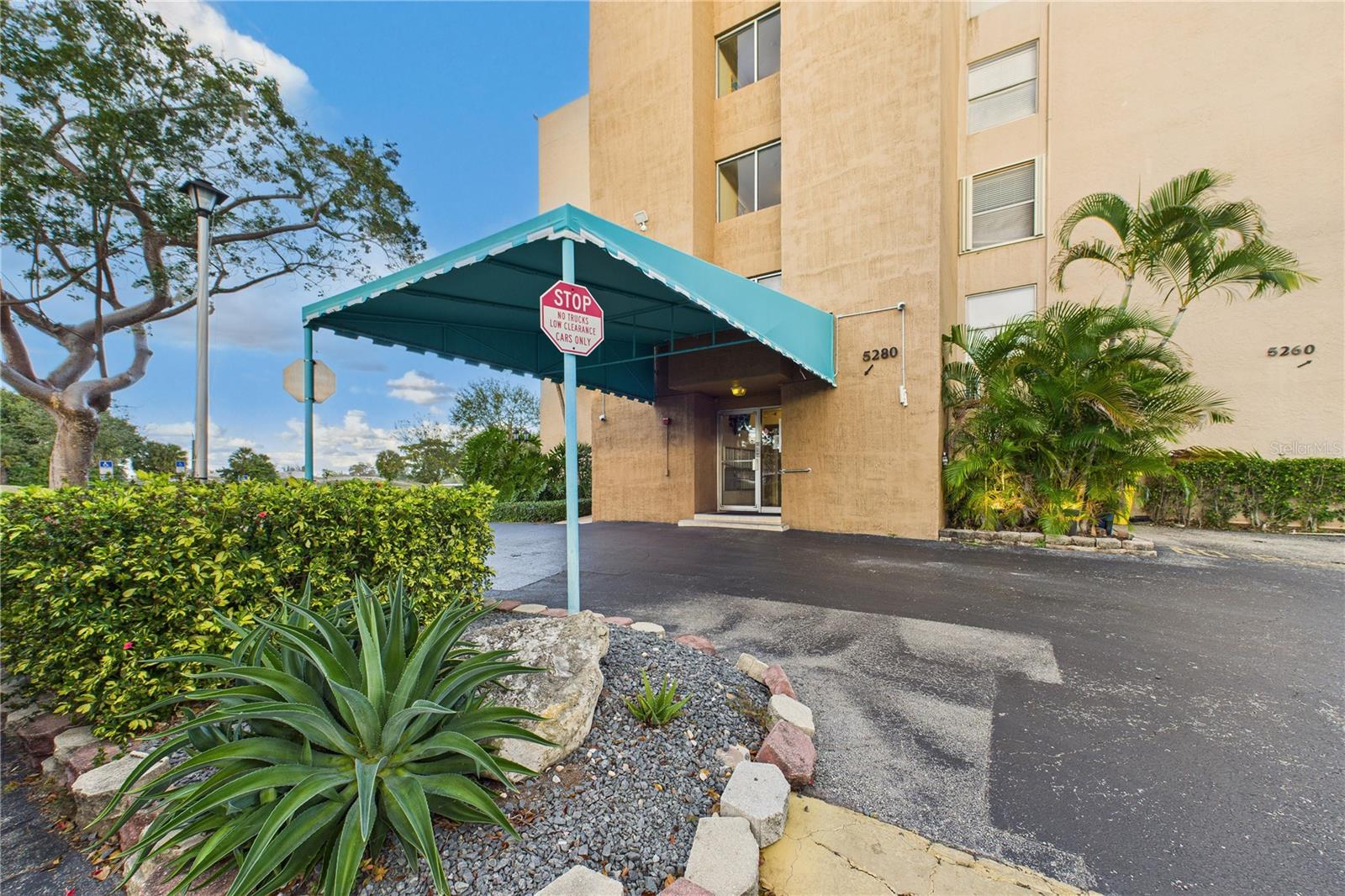 Image 2 of 21 For 5280 2nd Avenue 412