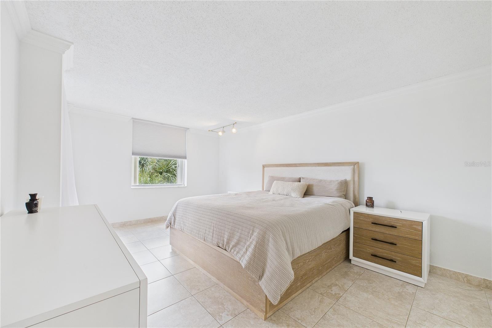 Image 7 of 21 For 5280 2nd Avenue 412