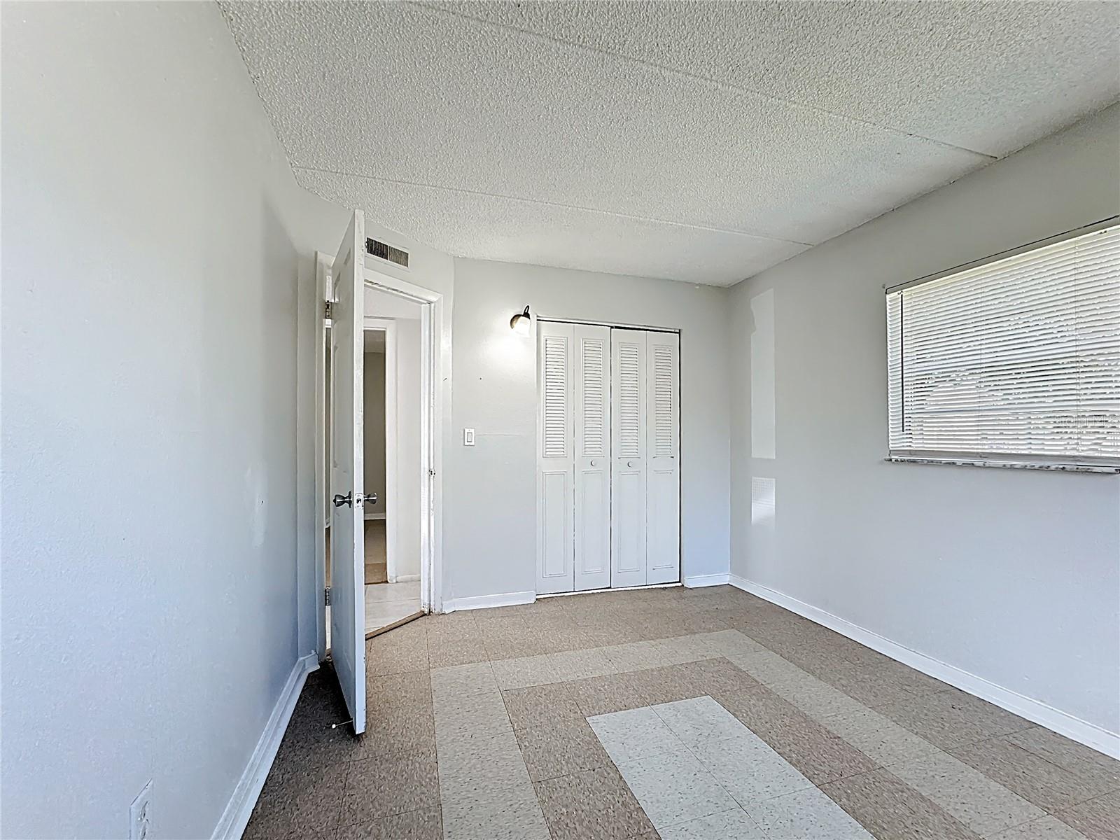 Image 11 of 29 For 694 Michigan Court 4