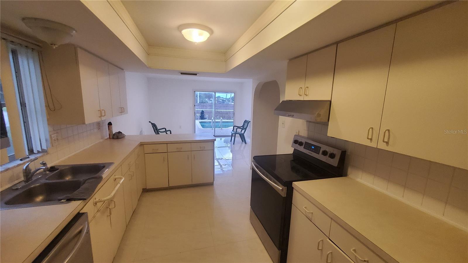 Image 21 of 39 For 23102 Maclellan Avenue