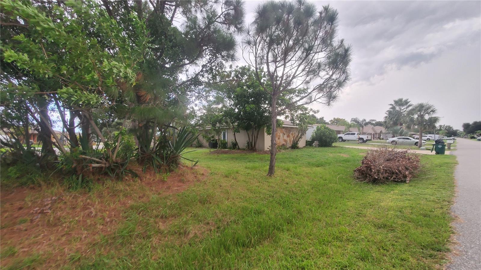 Image 9 of 39 For 23102 Maclellan Avenue