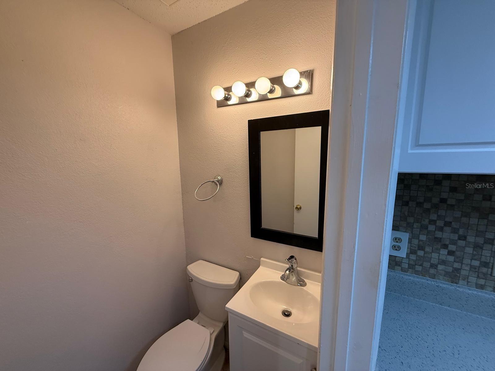 Image 10 of 28 For 4269 Semoran Boulevard 17