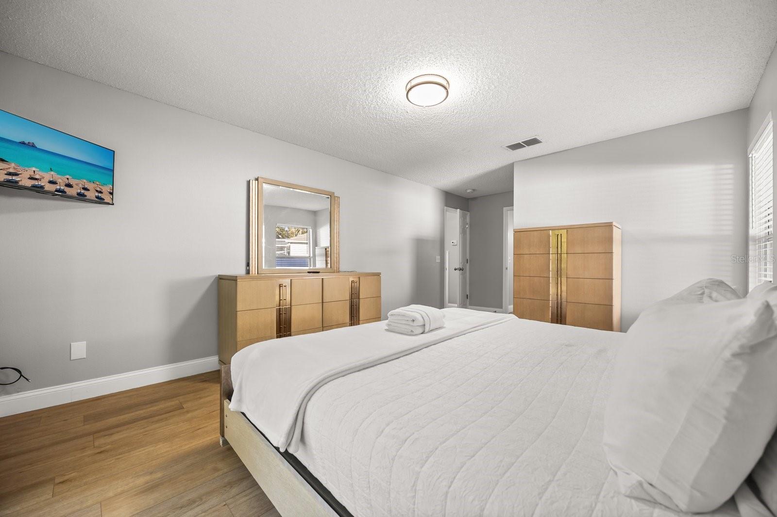 Image 17 of 34 For 4411 White Oak Circle