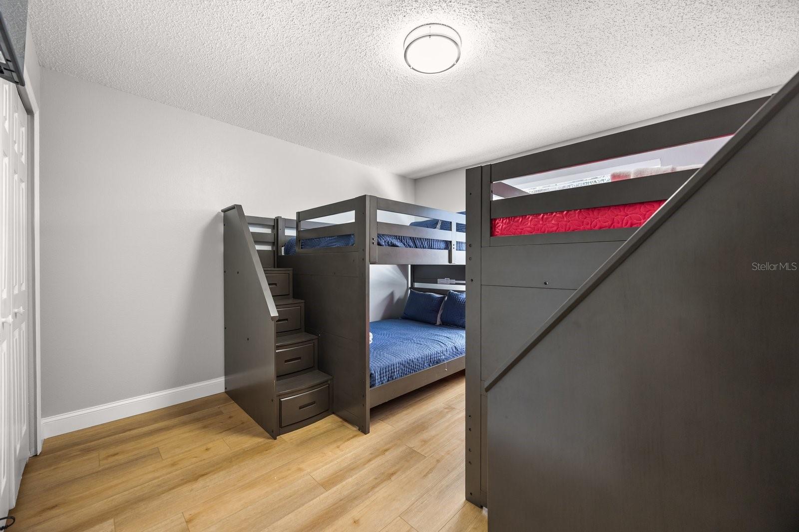 Image 22 of 34 For 4411 White Oak Circle