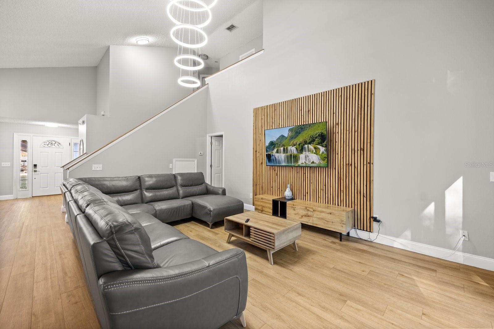 Image 4 of 34 For 4411 White Oak Circle