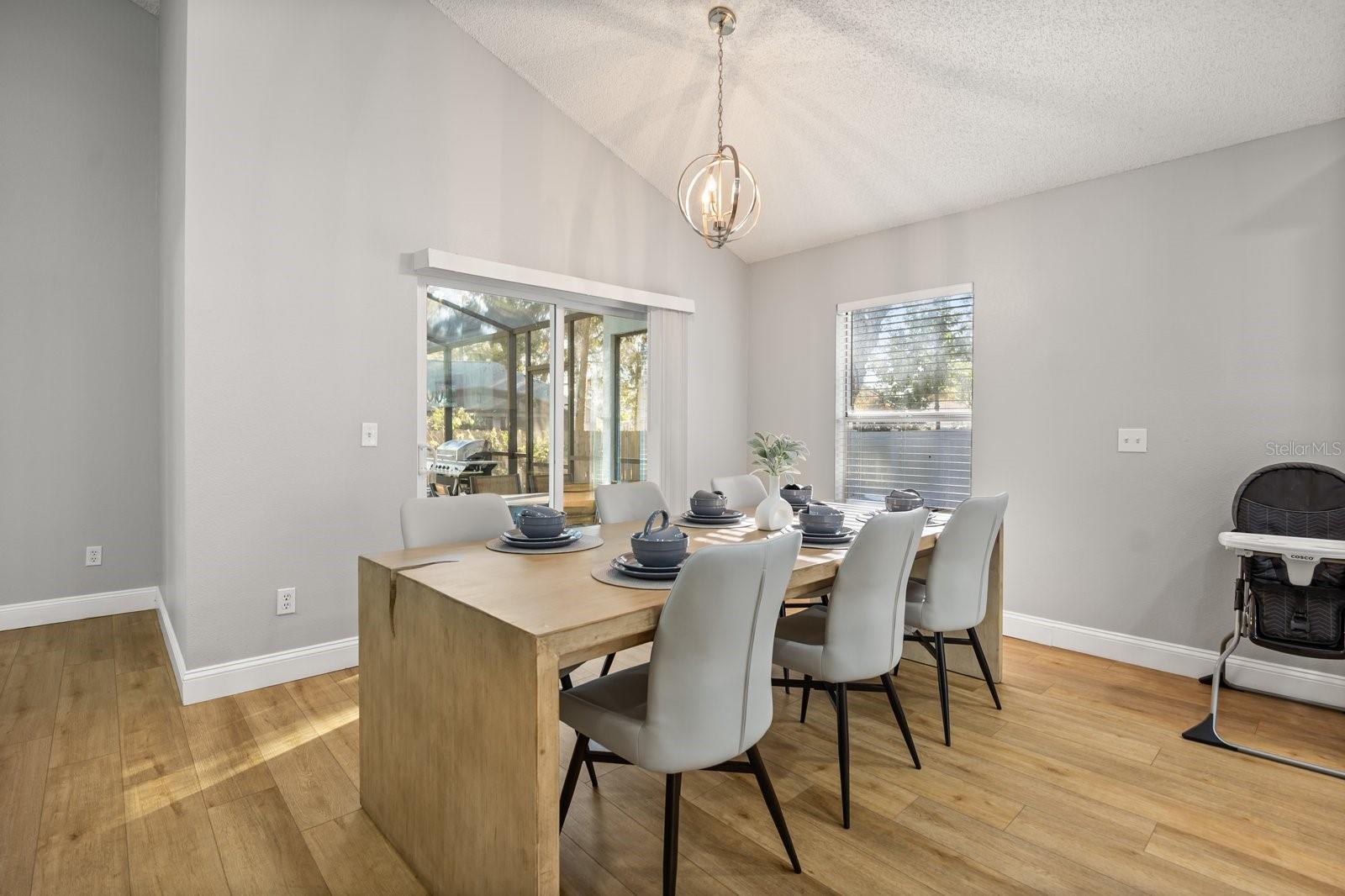 Image 6 of 34 For 4411 White Oak Circle