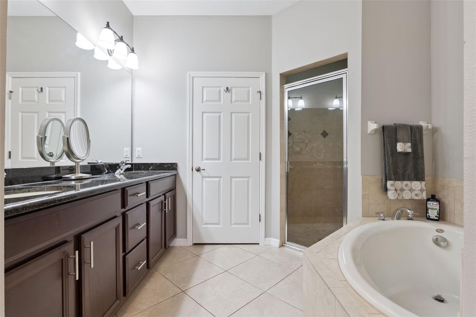 Image 10 of 30 For 5628 Siracusa Lane