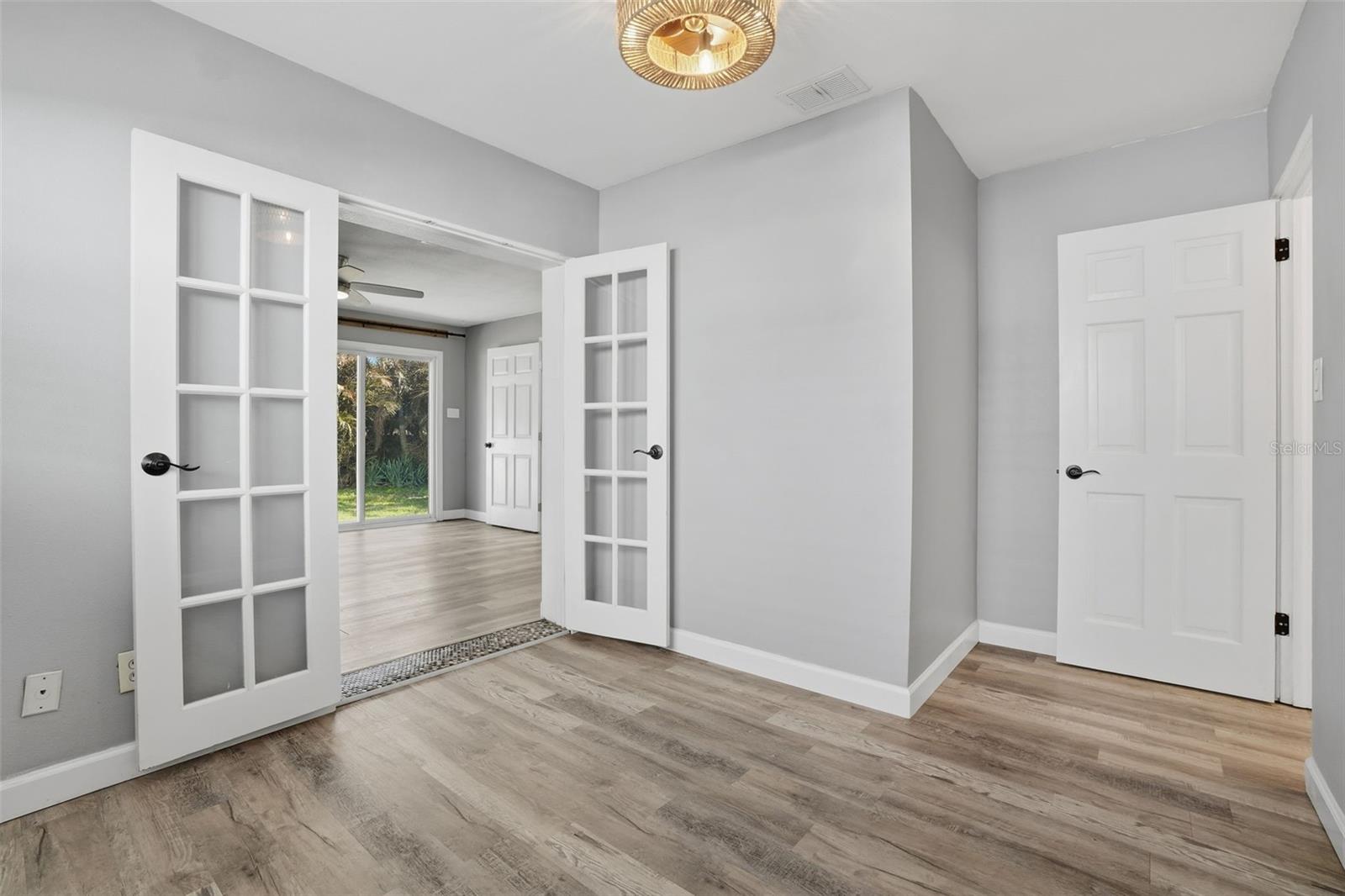 Image 10 of 34 For 1605 Florinda Drive