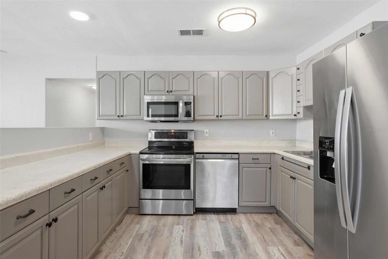 Image 5 of 34 For 1605 Florinda Drive