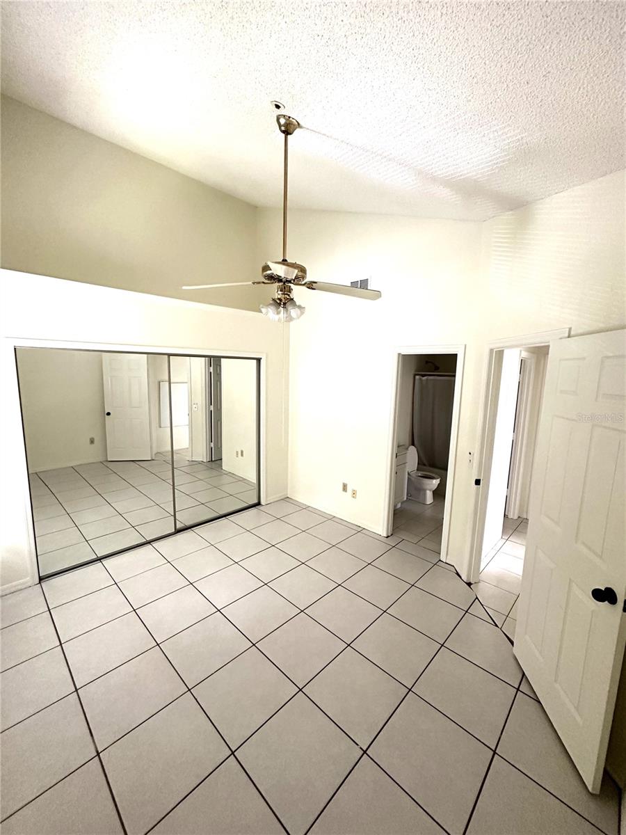 Image 12 of 23 For 660 Youngstown Parkway 288