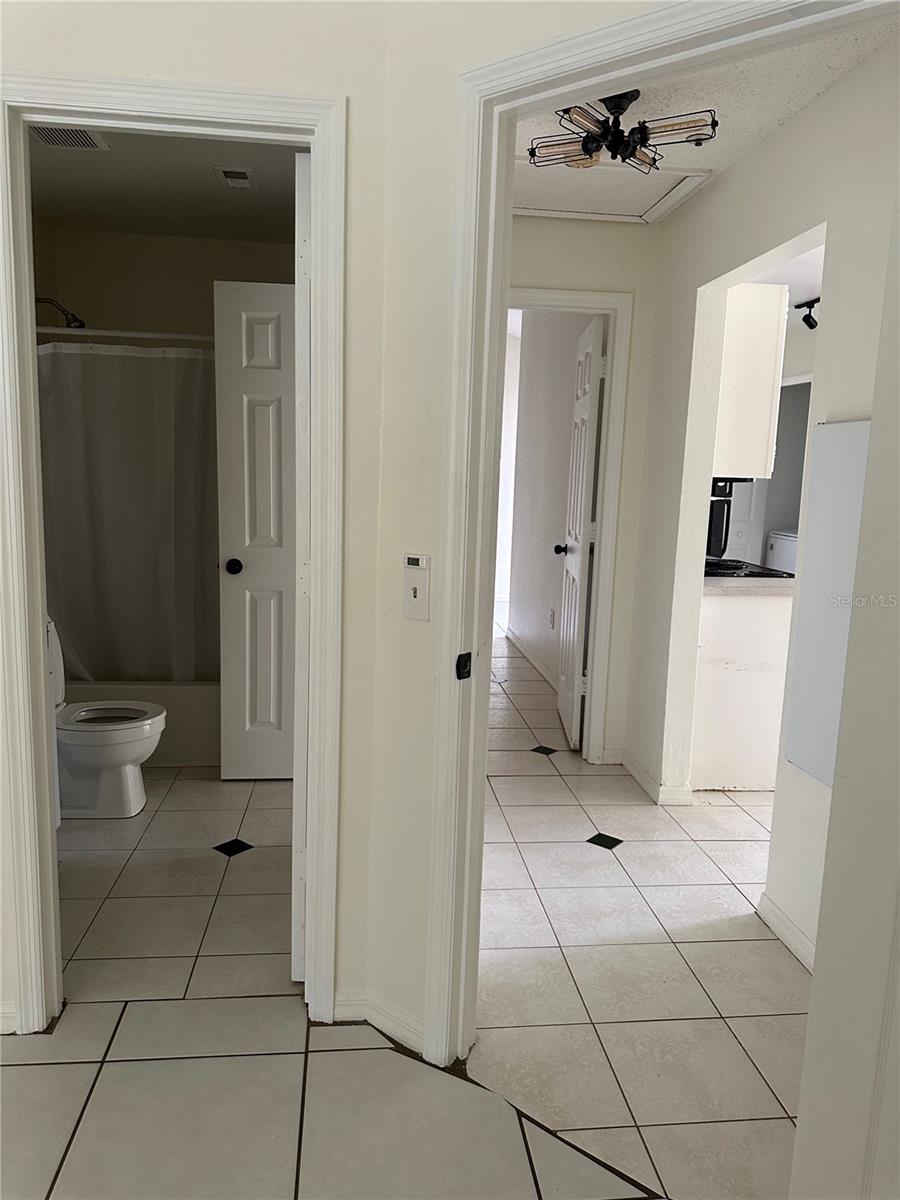 Image 16 of 23 For 660 Youngstown Parkway 288