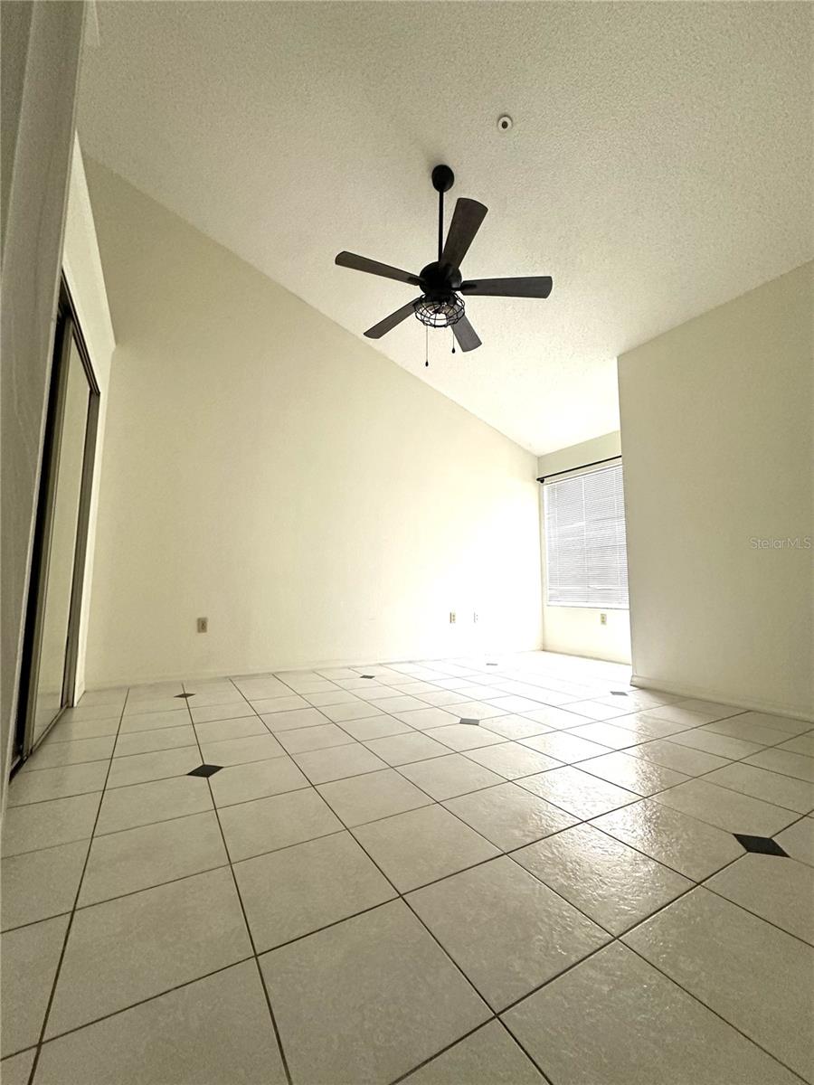 Image 21 of 23 For 660 Youngstown Parkway 288