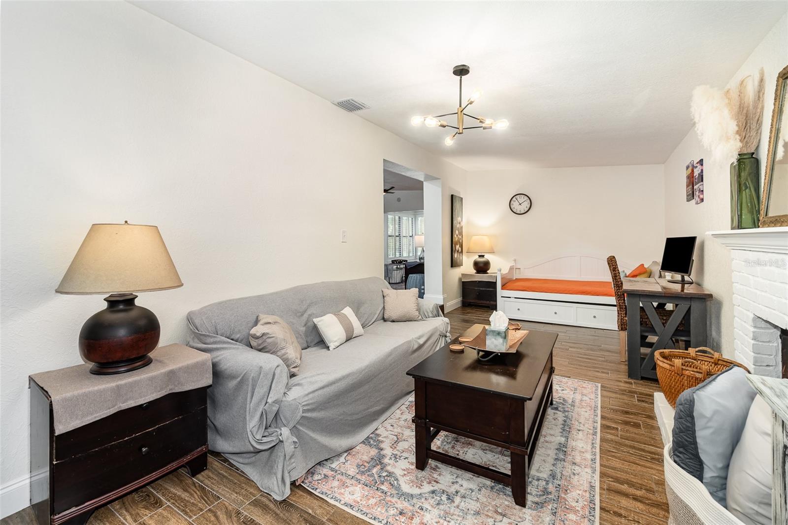 Image 13 of 21 For 2721 Marks Street