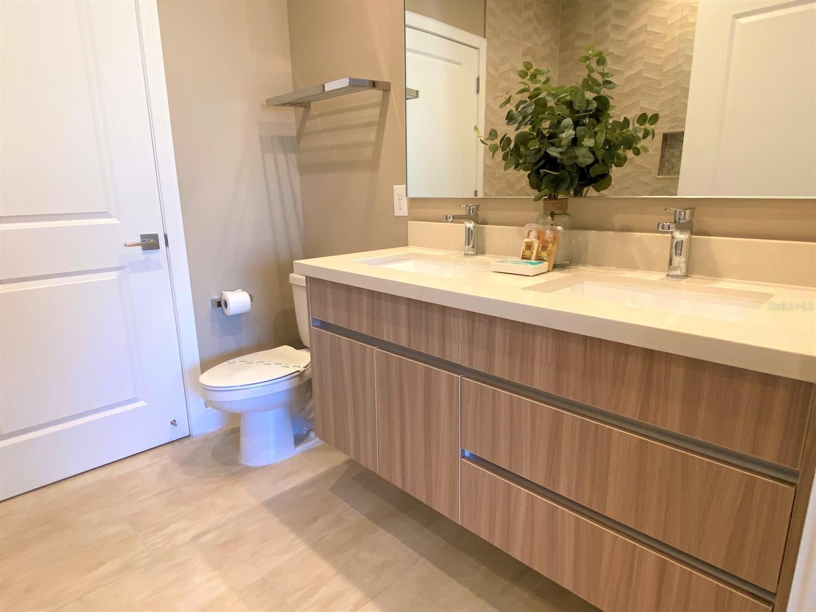 Image 24 of 41 For 7582 Brooklyn Drive