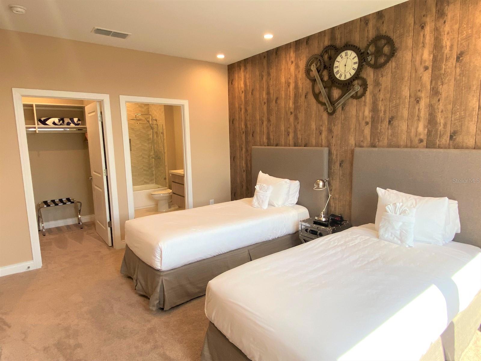 Image 35 of 41 For 7582 Brooklyn Drive