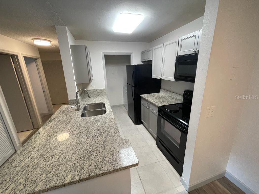 Image 10 of 37 For 6082 Westgate Drive 101