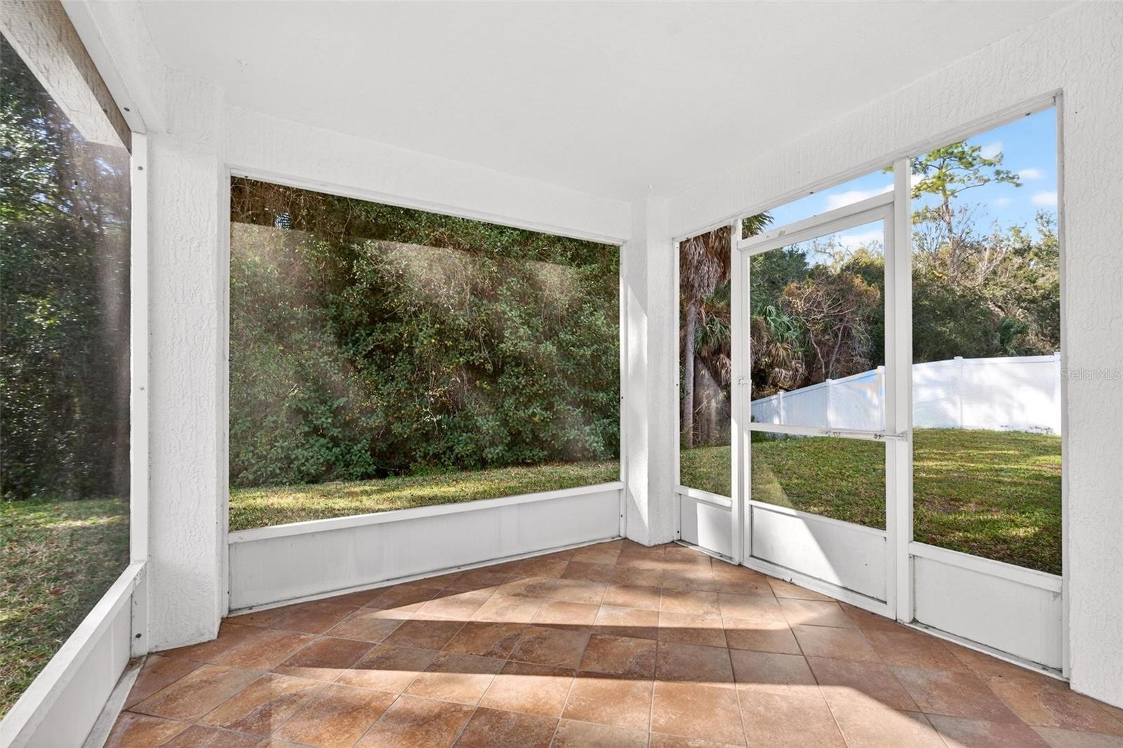 Image 22 of 43 For 938 Jadestone Circle