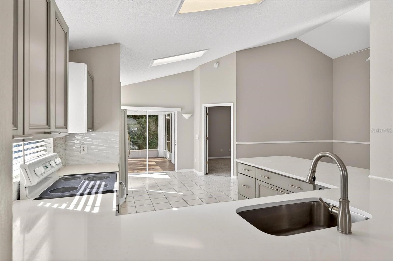 Image 9 of 43 For 938 Jadestone Circle