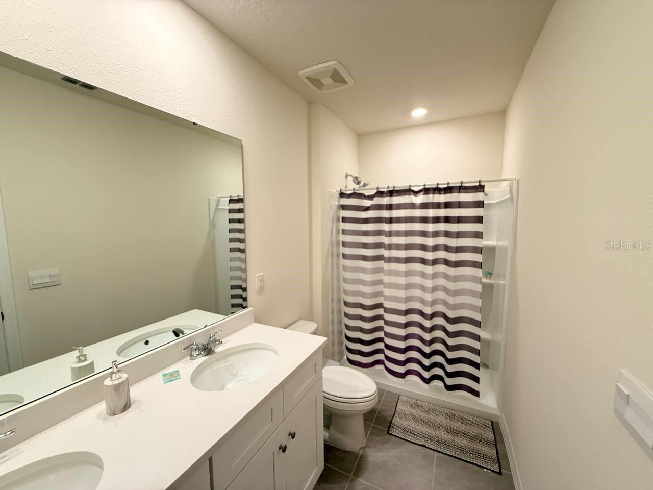 Listing photo id 10 for 2333 Penguin Boulevard