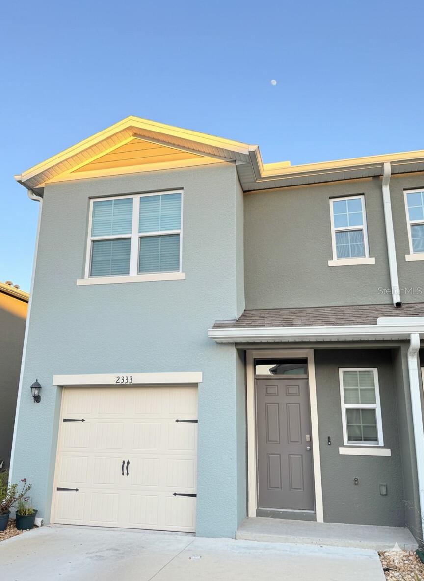 Listing photo id 0 for 2333 Penguin Boulevard