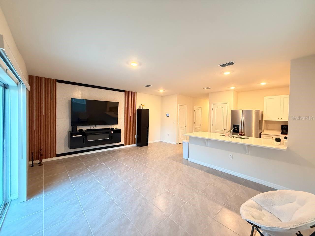 Listing photo id 4 for 2333 Penguin Boulevard