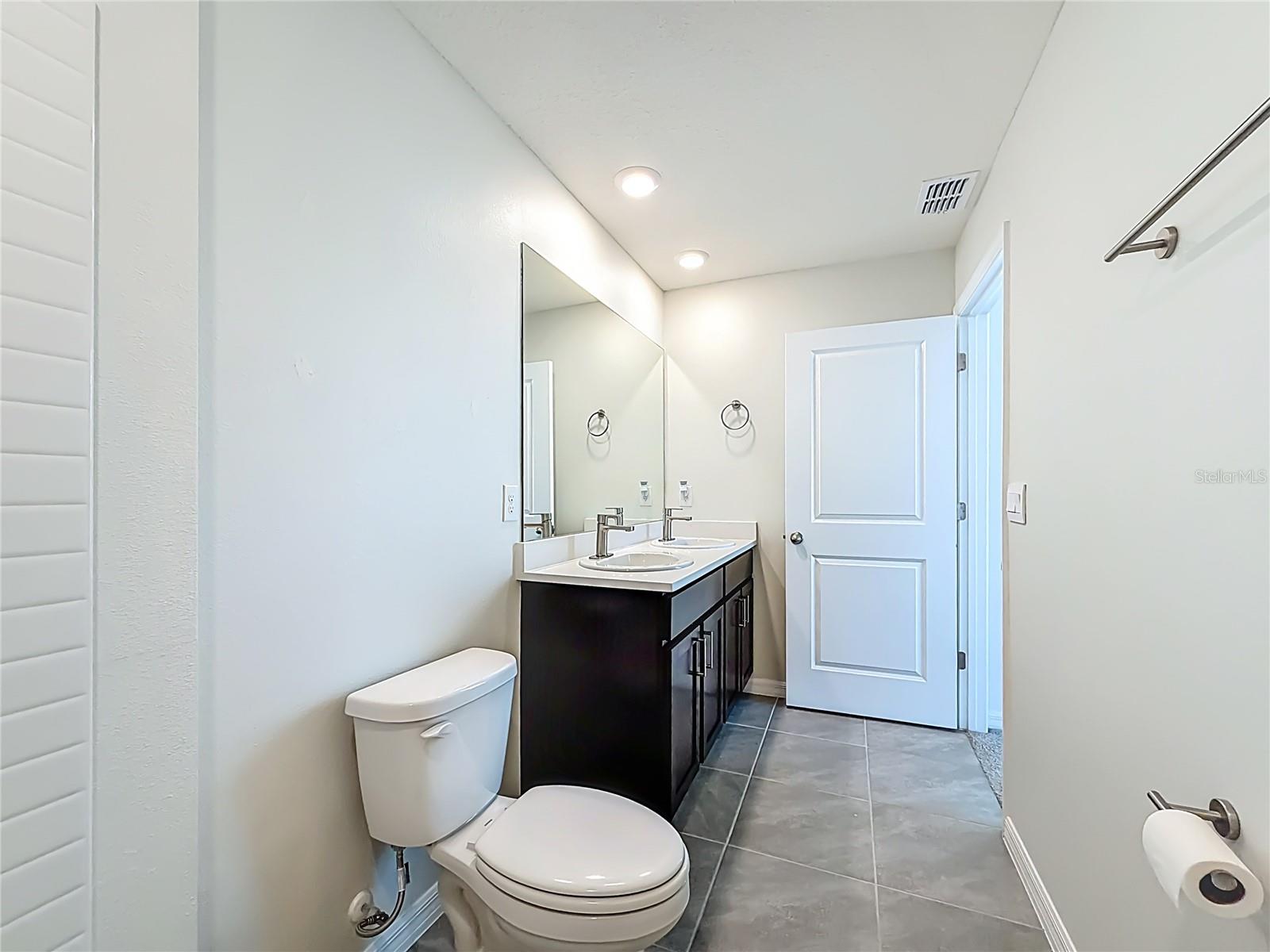 Image 34 of 60 For 6687 81st Loop