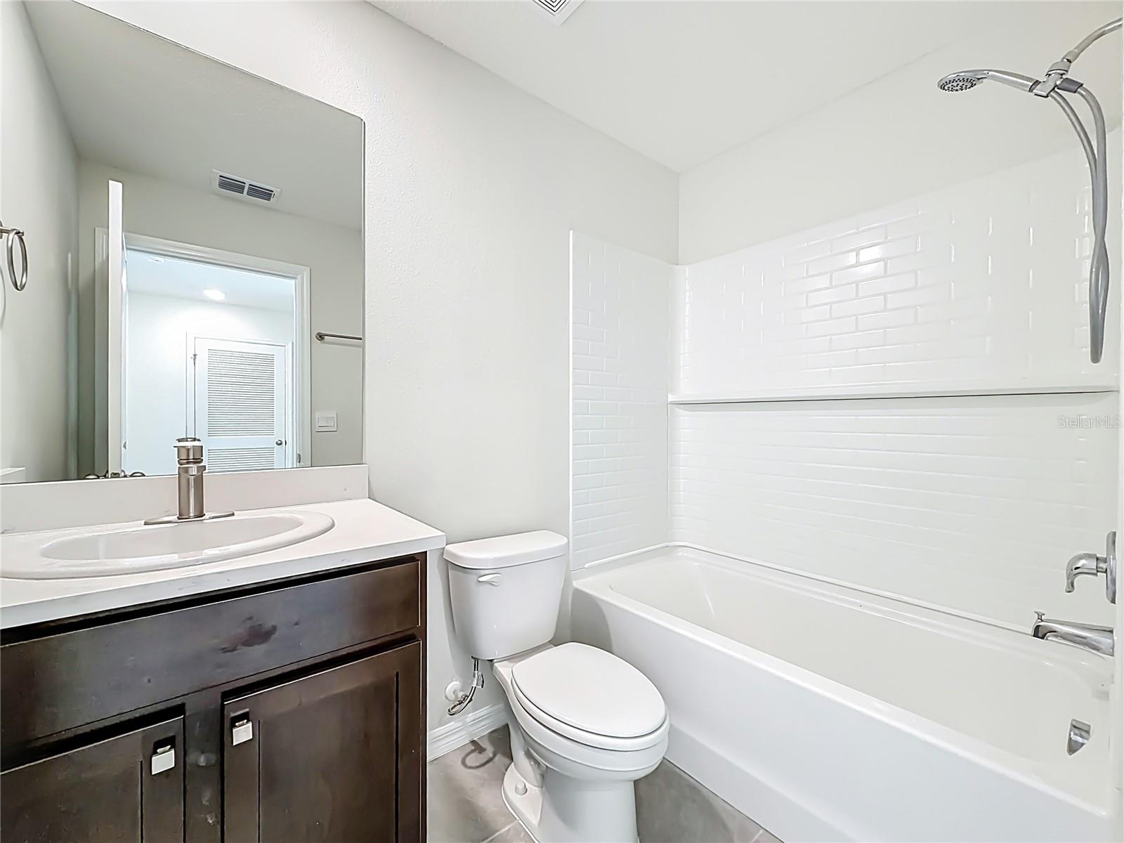 Image 43 of 60 For 6687 81st Loop