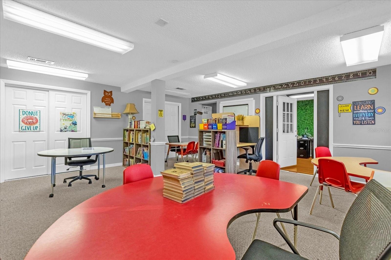 Image 14 of 39 For 806 25th Street