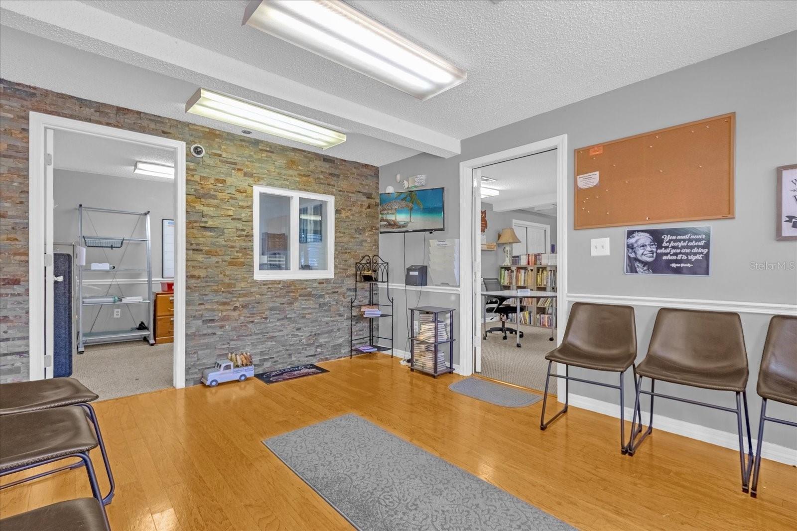 Image 9 of 39 For 806 25th Street