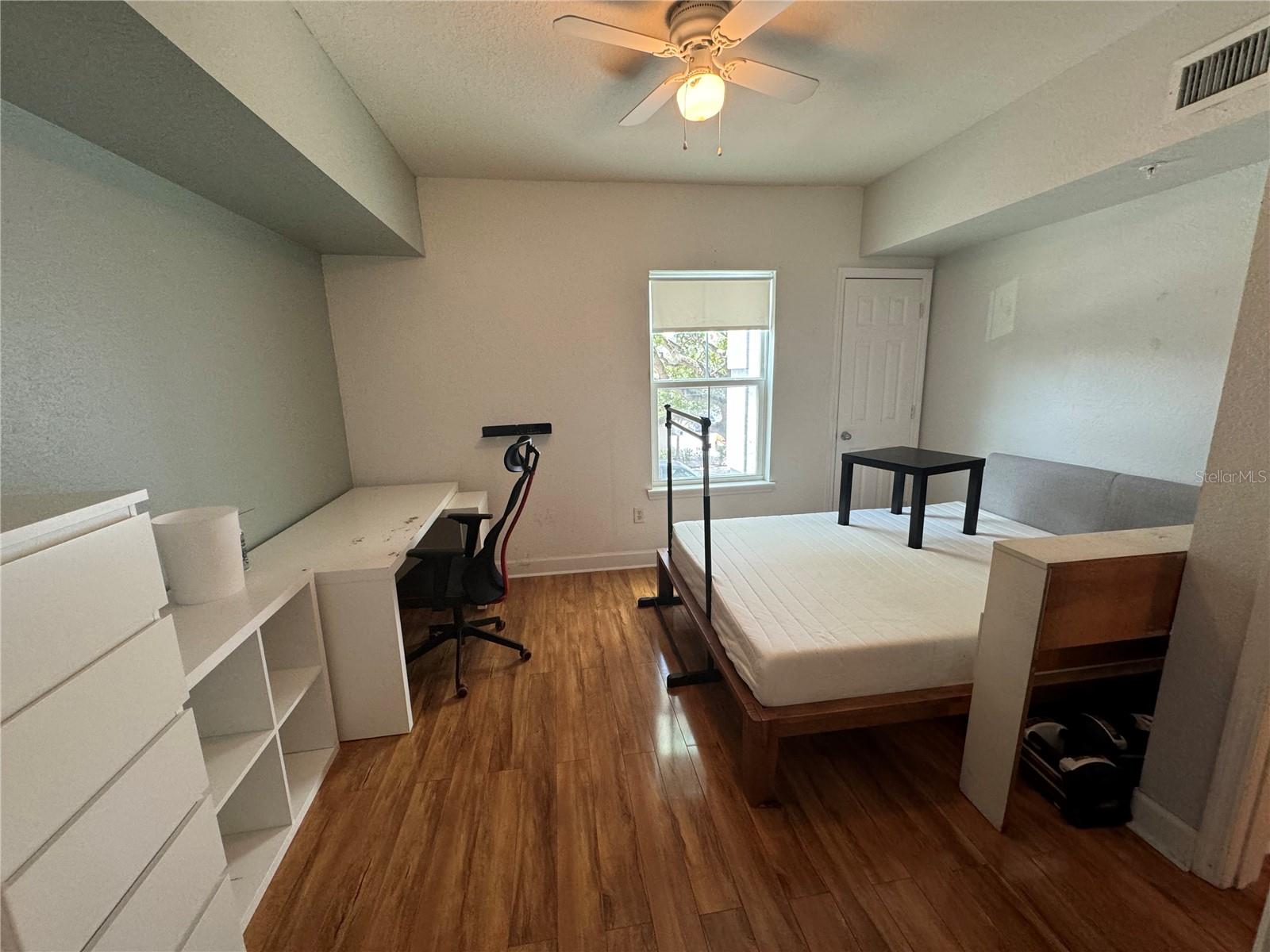 Image 18 of 23 For 204 South Street 1055