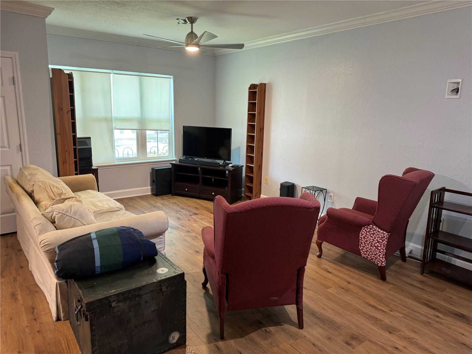 Image 7 of 23 For 204 South Street 1055