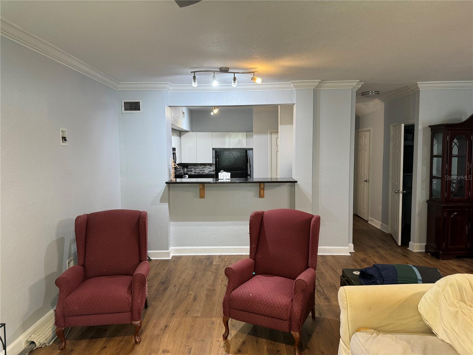 Image 9 of 23 For 204 South Street 1055