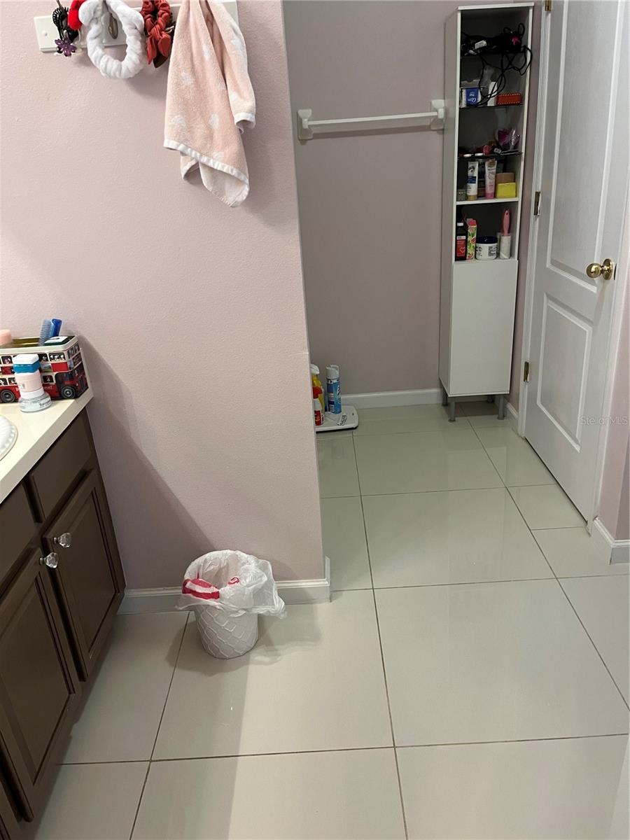 Image 2 of 10 For 1270 Stationside Drive Drive