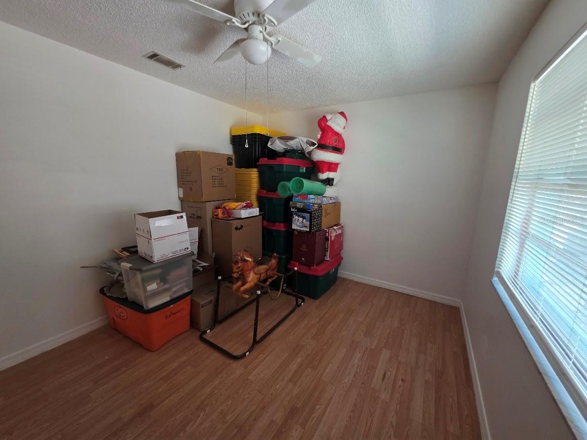 Image 17 of 41 For 250 'perth Avenue