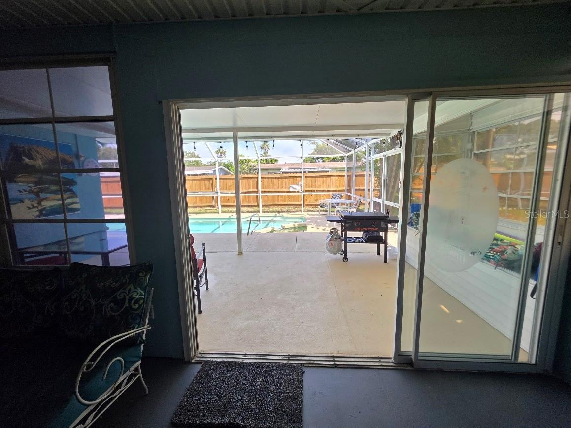 Image 25 of 41 For 250 'perth Avenue