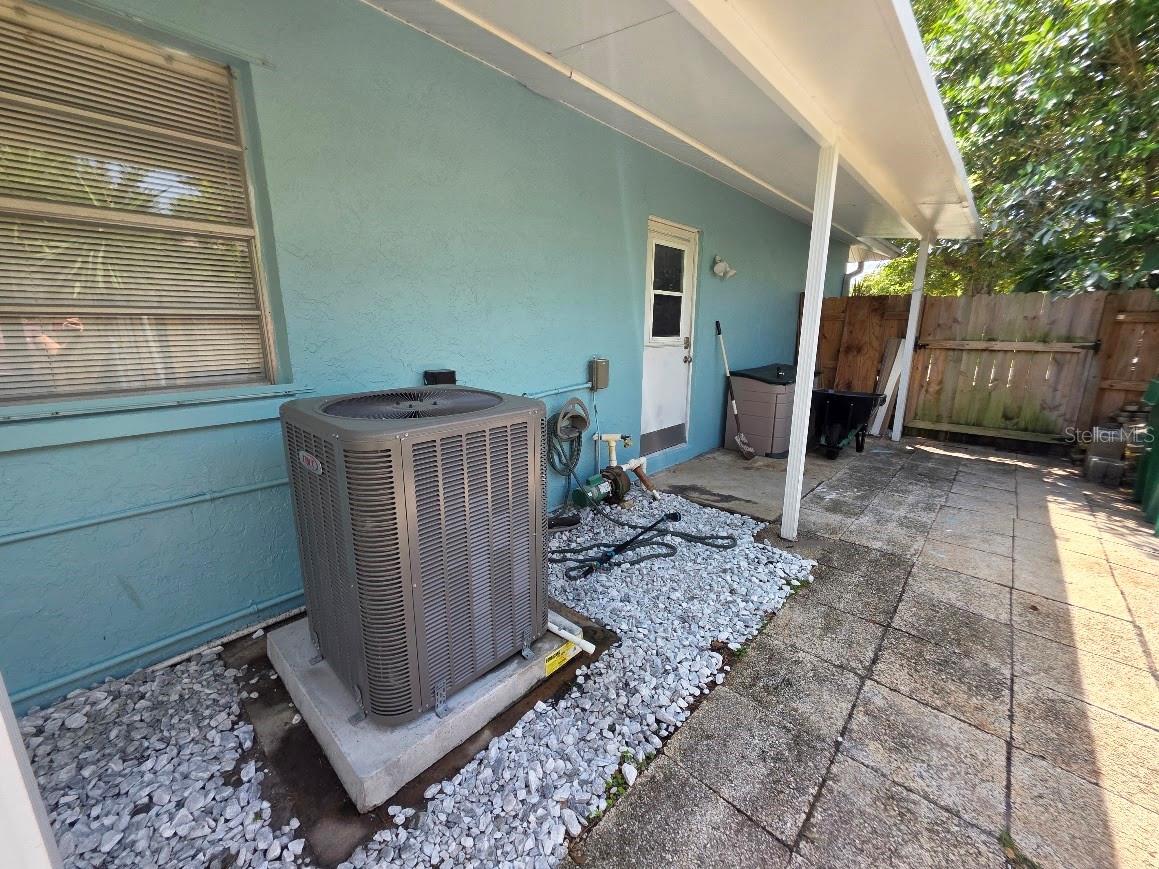 Image 33 of 41 For 250 'perth Avenue