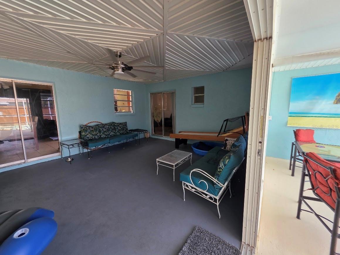 Image 35 of 41 For 250 'perth Avenue