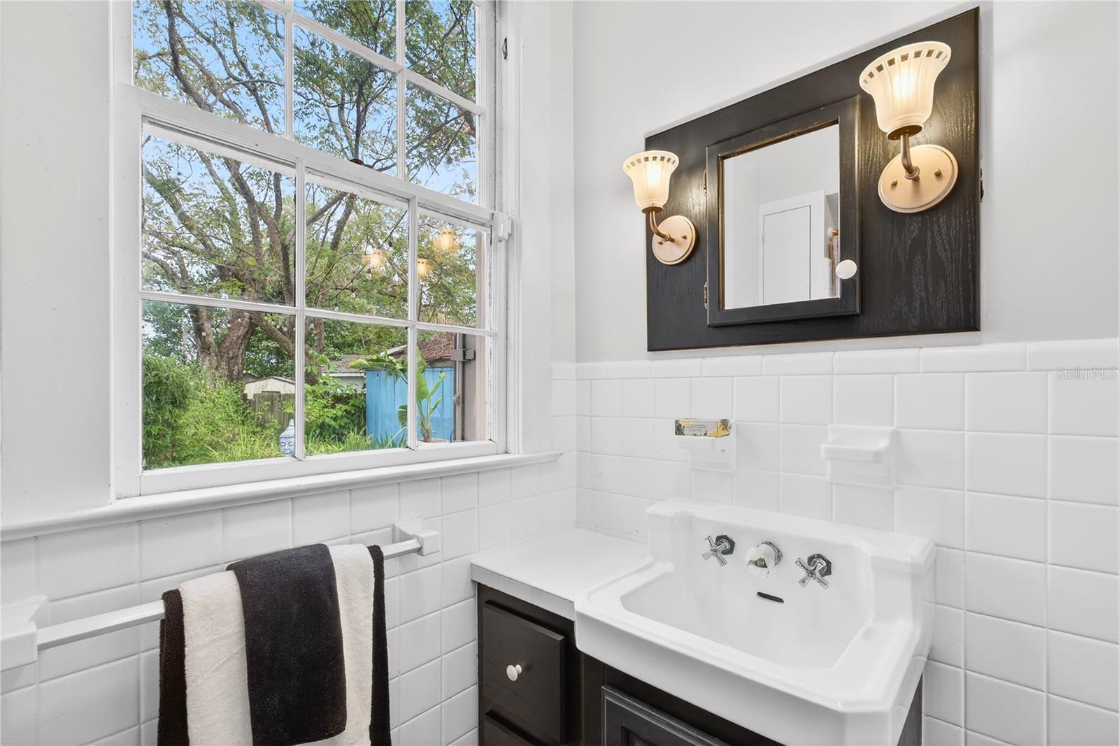 Image 18 of 40 For 1305 Washington Avenue