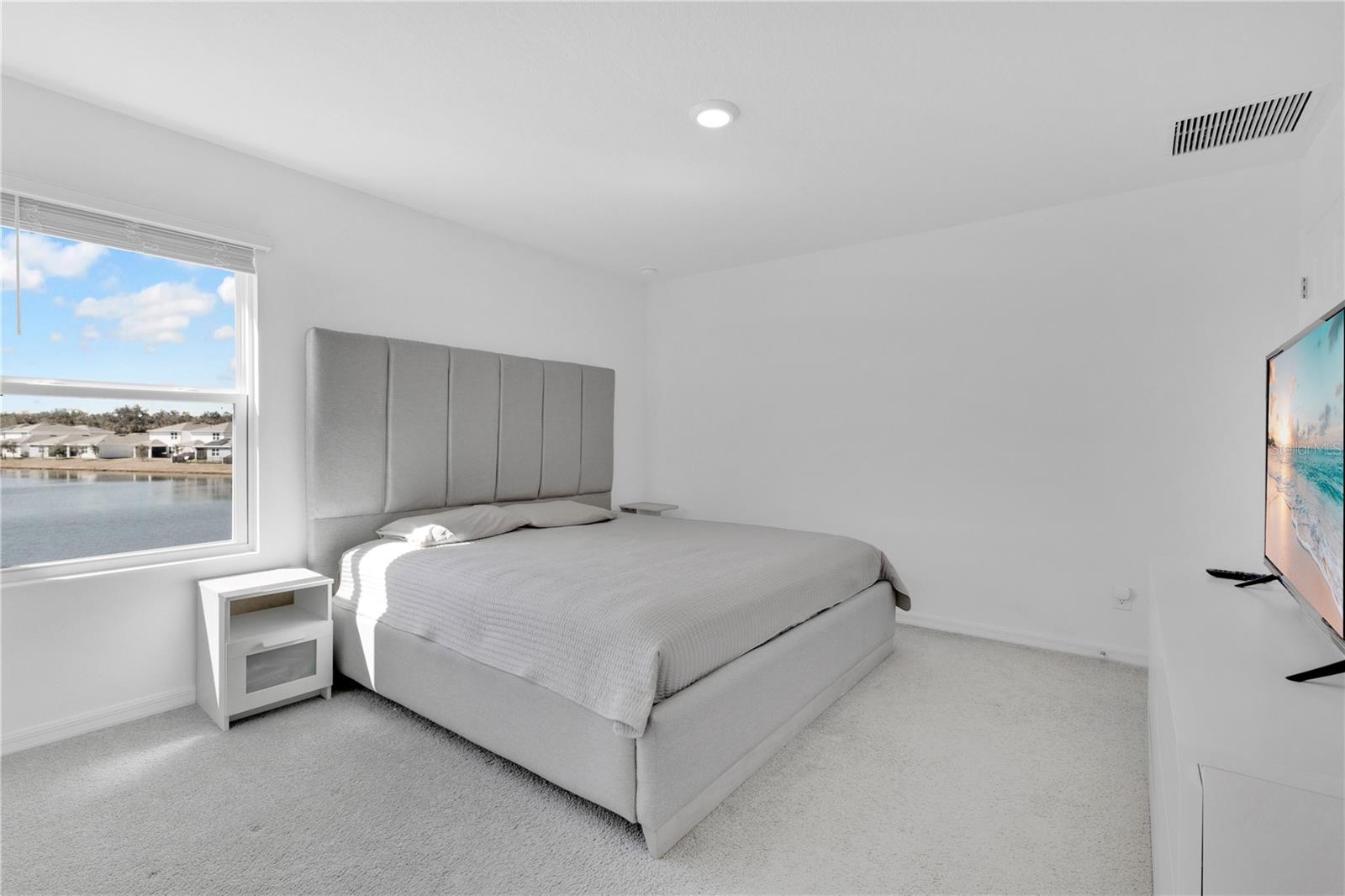 Image 15 of 42 For 5018 Royal Point Avenue