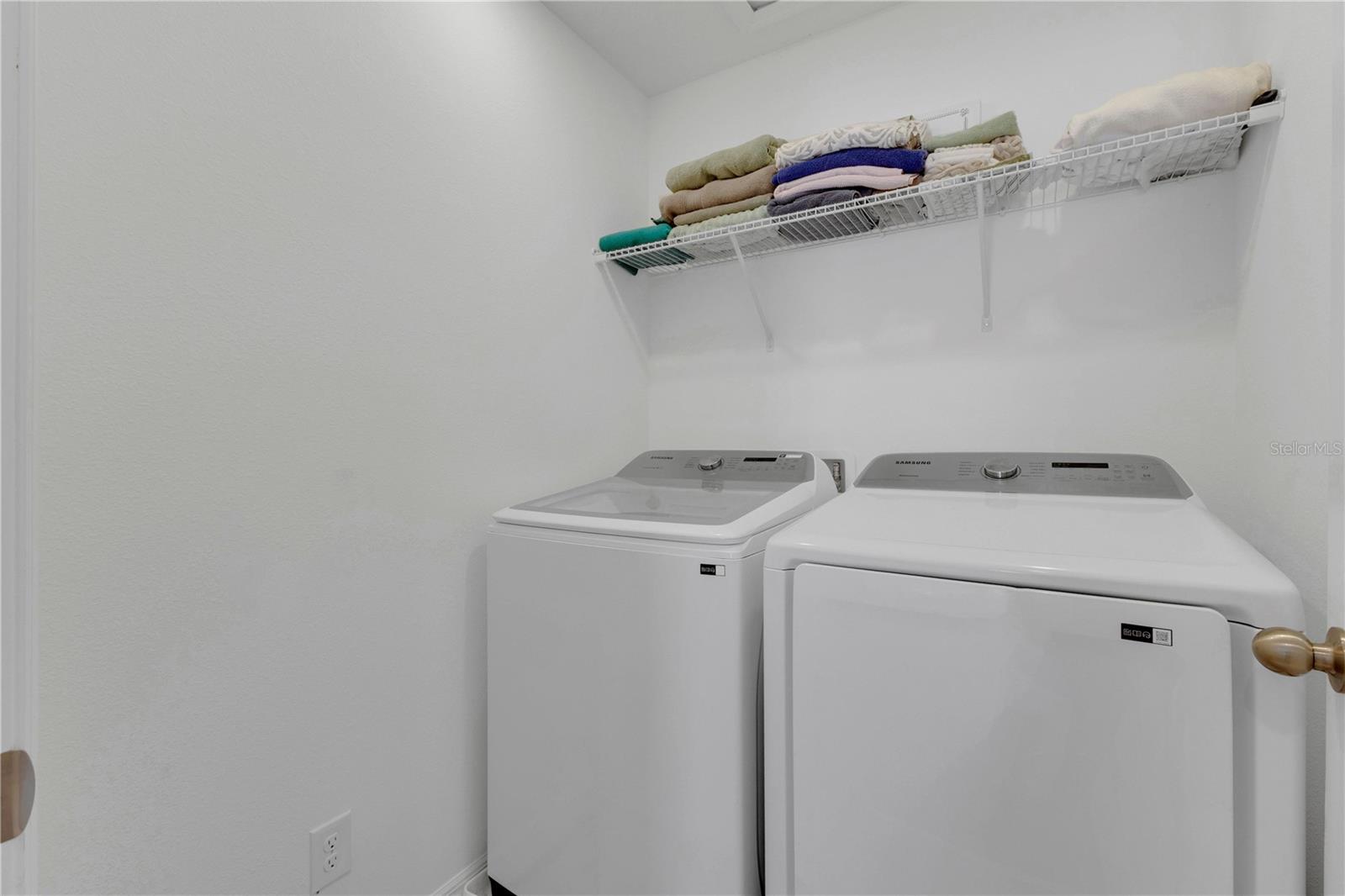 Image 26 of 42 For 5018 Royal Point Avenue