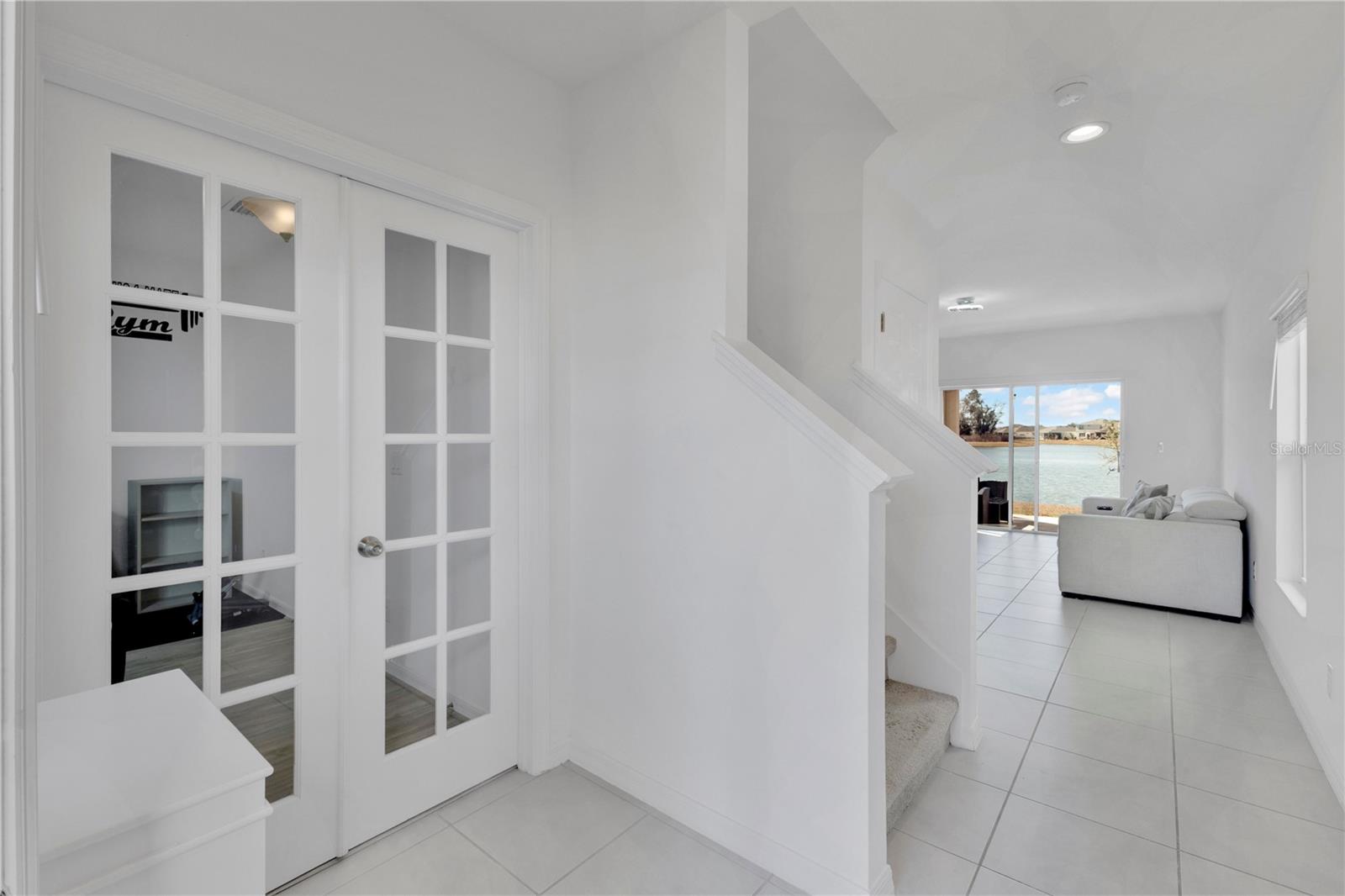 Image 4 of 42 For 5018 Royal Point Avenue