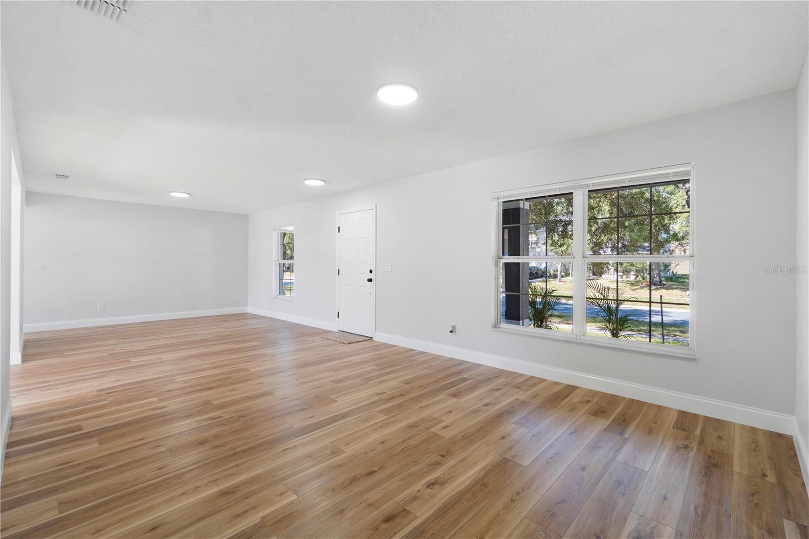 Image 5 of 38 For 1893 Vale Drive