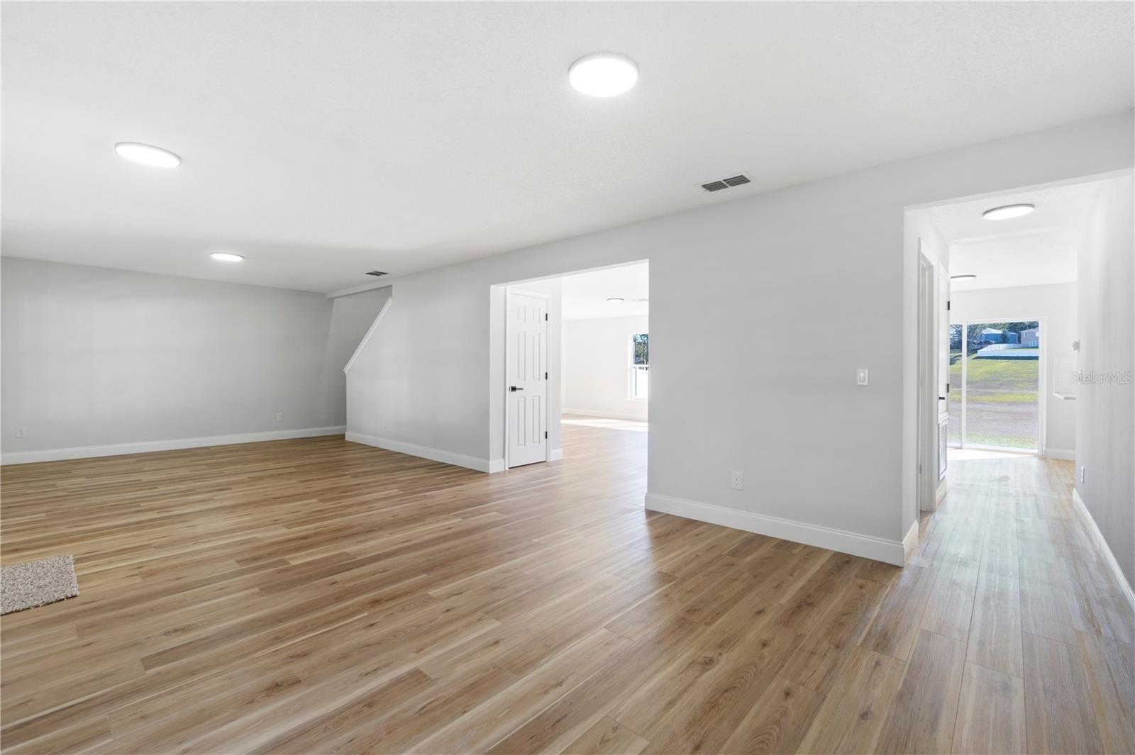 Image 6 of 38 For 1893 Vale Drive