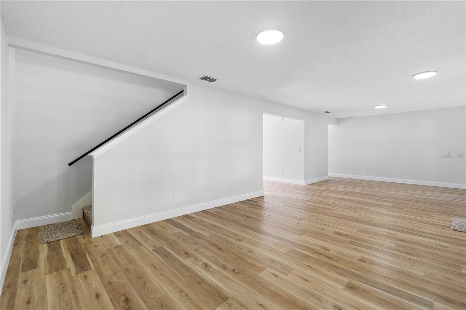 Image 7 of 38 For 1893 Vale Drive