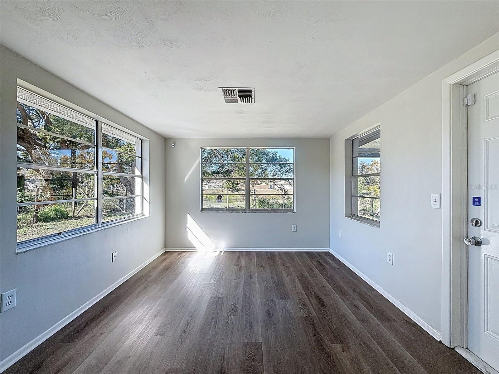 Image 23 of 37 For 5817 Elena Drive