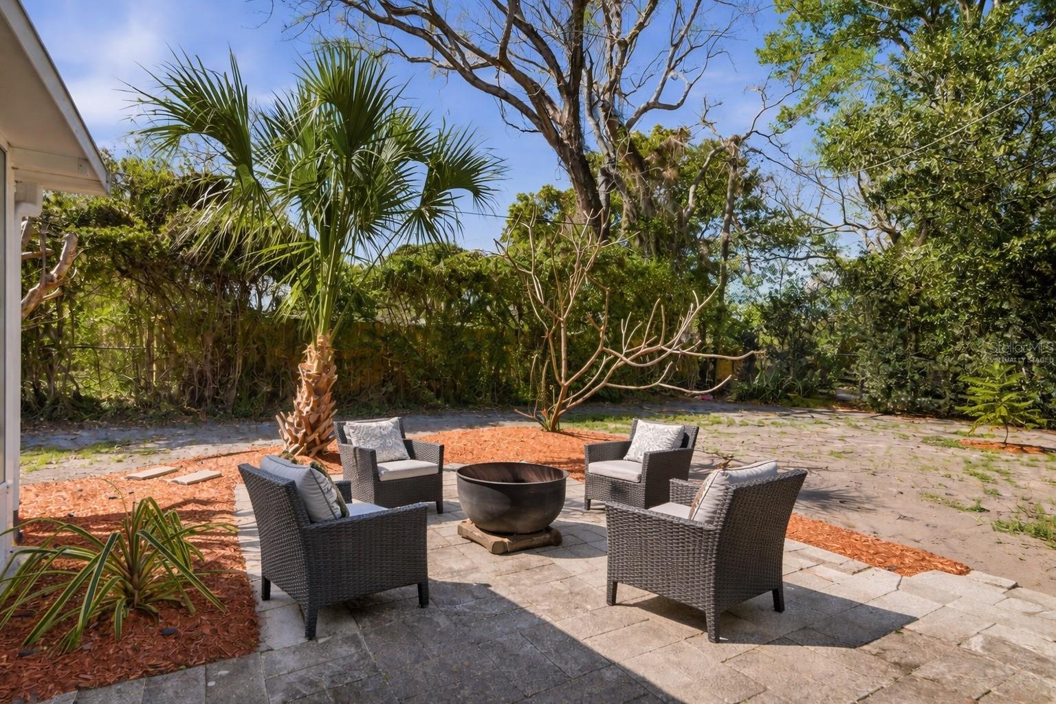 Image 26 of 27 For 989 Eastbrook Blvd