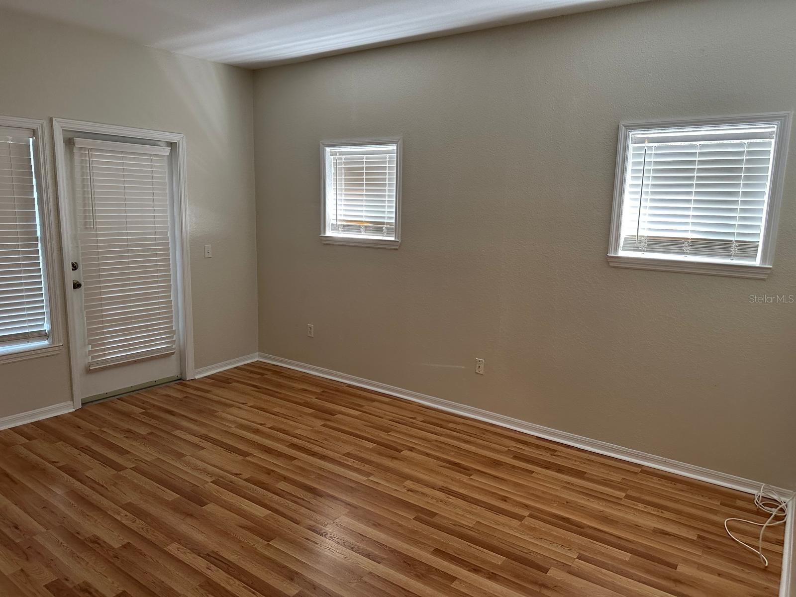 Image 6 of 13 For 3757 Conroy Road 2512