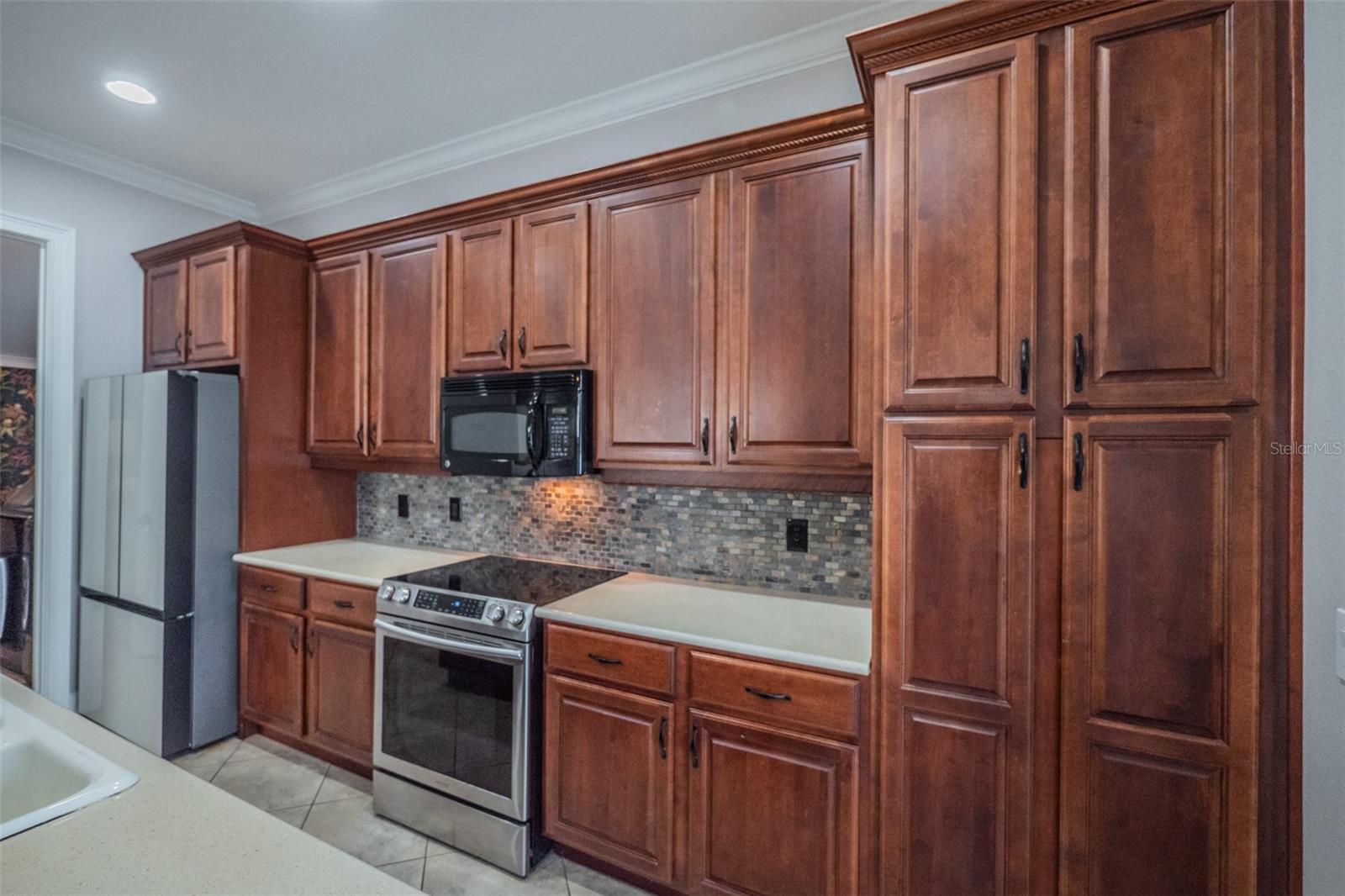 Image 13 of 64 For 681 Overspin Drive