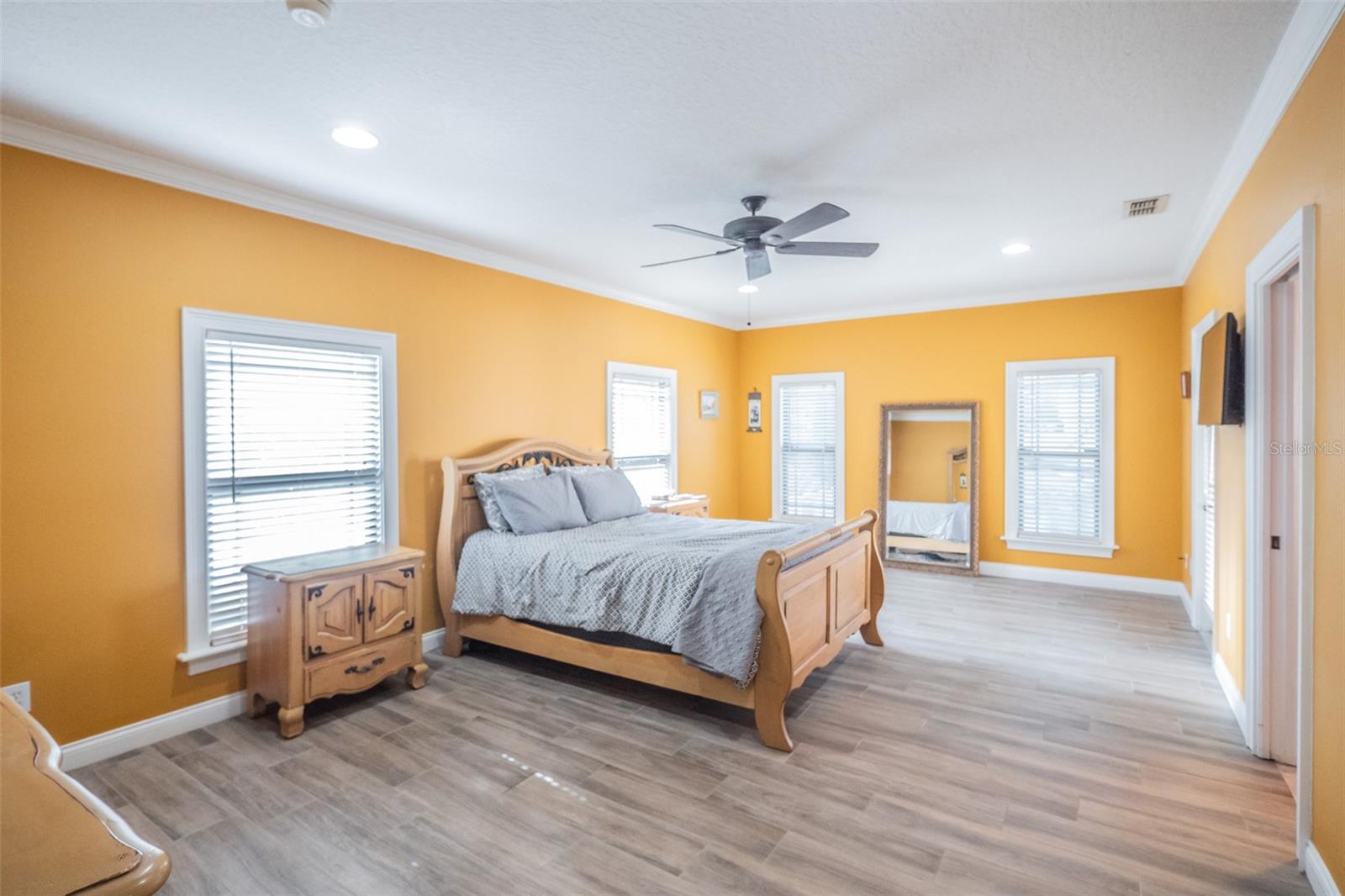 Image 24 of 64 For 681 Overspin Drive